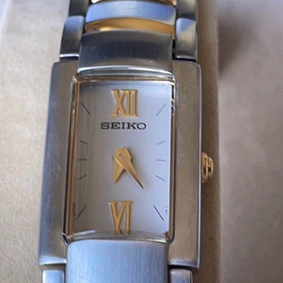 Seiko lady battery water resistant stainless steel